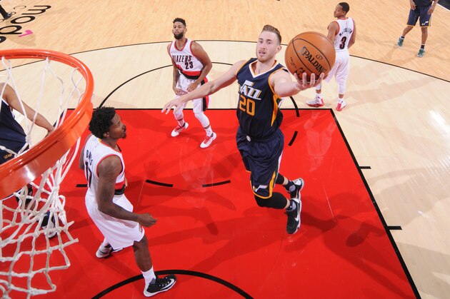 PORTLAND, OR - OCTOBER 3:  Gordon Hayward #20 of the Utah Jazz shoots the ball against the Portland Trail Blazers during a preseason game on October 3, 2016 at the Moda Center in Portland, Oregon. NOTE TO USER: User expressly acknowledges and agrees that, by downloading and or using this Photograph, user is consenting to the terms and conditions of the Getty Images License Agreement. Mandatory Copyright Notice: Copyright 2016 NBAE (Photo by Sam Forencich/NBAE via Getty Images)