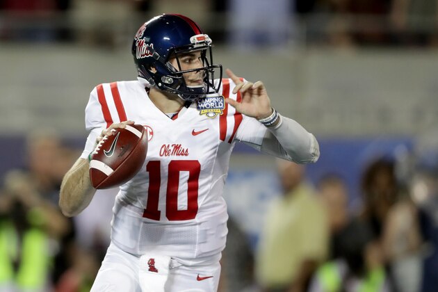 ORLANDO, FL - SEPTEMBER 05:  Chad Kelly #10 of the Mississippi Rebels during the Camping World Kickoff at Camping World Stadium on September 5, 2016 in Orlando, Florida.  (Photo by Streeter Lecka/Getty Images)