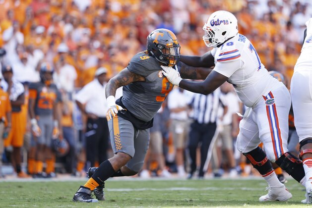 KNOXVILLE, TN - SEPTEMBER 24: Derek Barnett