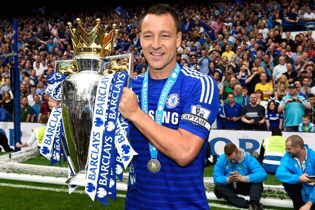 LONDON, ENGLAND - MAY 24:  John Terry of Chelsea celebrates with the trophy after the Barclays Premier League match between Chelsea and Sunderland at Stamford Bridge on May 24, 2015 in London, England. Chelsea were crowned Premier League champions.  (Photo by Mike Hewitt/Getty Images)