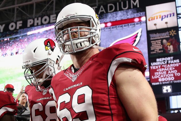 GLENDALE, AZ - SEPTEMBER 01:  Guard Evan Mathis #69 of the Arizona Cardinals prepares to take the field for the preseaon NFL game against the Denver Broncos at the University of Phoenix Stadium on September 1, 2016 in Glendale, Arizona.  The Cardinals defeated the Broncos 38-17.  (Photo by Christian Petersen/Getty Images)