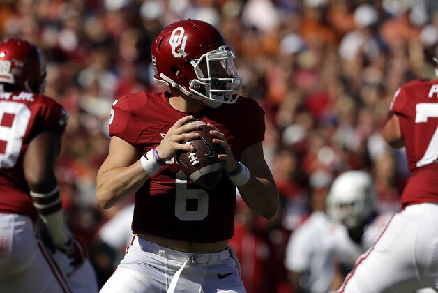 DALLAS, TX - OCTOBER 08:  Baker Mayfield #6 of the Oklahoma Sooners throws the ball against the Texas Longhorns at Cotton Bowl on October 8, 2016 in Dallas, Texas.  (Photo by Ronald Martinez/Getty Images)