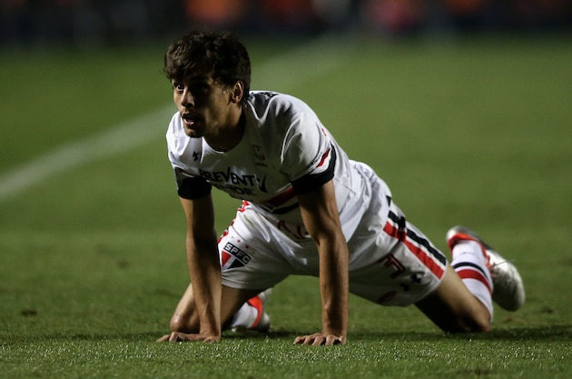 SAO PAULO, BRAZIL - JULY 06:  Rodrigo Caio of Sao Paulo reacts during semifinal first leg match of Copa Bridgestone Libertadores between Sao Paulo and Atletico Nacional at Morumbi Stadium on July 6, 2016 in Sao Paulo, Brazil.  (Photo by Friedemann Vogel/Getty Images)