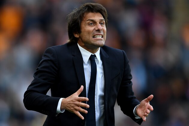 HULL, ENGLAND - OCTOBER 01:  Antonio Conte, Manager of Chelsea reacts during the Premier League match between Hull City and Chelsea at KCOM Stadium on October 1, 2016 in Hull, England.  (Photo by Laurence Griffiths/Getty Images)