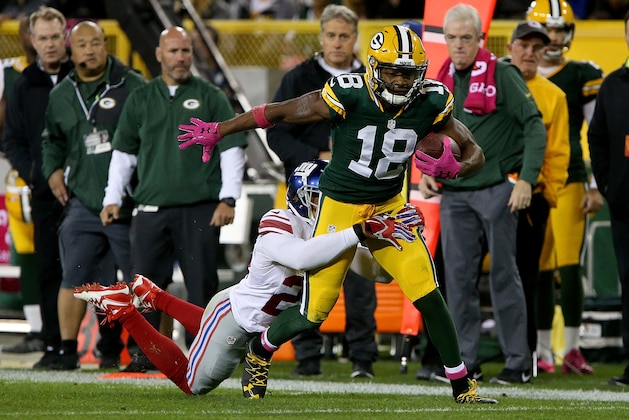 GREEN BAY, WI - OCTOBER 09:  Leon Hall #25 of the New York Giants tackles Randall Cobb #18 of the Green Bay Packers in the first quarter at Lambeau Field on October 9, 2016 in Green Bay, Wisconsin. (Photo by Dylan Buell/Getty Images)