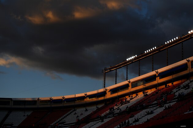 MADRID, SPAIN - SEPTEMBER 28:  A general view of the stadium during the UEFA Champions League group D match between Club Atletico de Madrid and FC Bayern Muenchen at the Vicente Calderon Stadium on September 28, 2016 in Madrid, Spain.  (Photo by David Ramos/Getty Images)