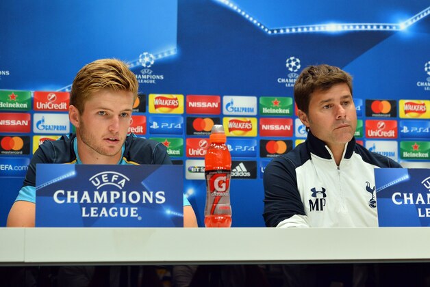 Tottenham Hotspur's Argentinian head coach Mauricio Pochettino (R) and Tottenham Hotspur's English defender Eric Dier attend a press conference at Tottenham Hotspur's Enfield Training Centre, north-east of London, on September 13, 2016.
Tottenham will play Monaco in a UEFA Champions League group stage match on September 14. / AFP / GLYN KIRK        (Photo credit should read GLYN KIRK/AFP/Getty Images)