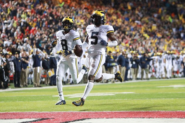 PISCATAWAY, NJ - OCTOBER 08:  Jabrill Peppers #5 of the Michigan Wolverines runs into the endzone after a punt return,  which was later called back due to a penalty, against the Rutgers Scarlet Knights at High Point Solutions Stadium on October 8, 2016 in Piscataway, New Jersey.  (Photo by Michael Reaves/Getty Images)
