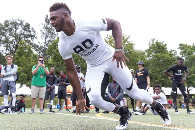 Kennedale, Texas, 5-star linebacker Baron Browning will take an official visit to Alabama the weekend of Oct. 22. The Crimson Tide are hoping to pair the No. 2 outside linebacker with the No. 1 outside linebacker, recent commit Dylan Moses. Kennedale, Texas, 5-star linebacker Baron Browning will take an official visit to Alabama the weekend of Oct. 22. The Crimson Tide are hoping to pair the No. 2 outside linebacker with the No. 1 outside linebacker, recent commit Dylan Moses.