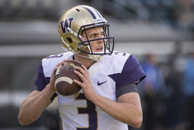 Oct 8, 2016; Eugene, OR, USA;  Washington Huskies quarterback Jake Browning (3) warms up before the start of a game against the University of Oregon Ducks at Autzen Stadium. Mandatory Credit: Troy Wayrynen-USA TODAY Sports