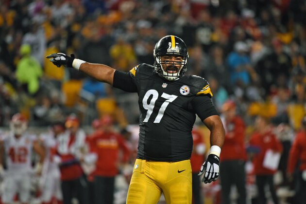 PITTSBURGH, PA - OCTOBER 02: Defensive lineman Cameron Heyward #97 of the Pittsburgh Steelers signals during a game against the Kansas City Chiefs at Heinz Field on October 2, 2016 in Pittsburgh, Pennsylvania. The Steelers defeated the Chiefs 43-14. (Photo by George Gojkovich/Getty Images)