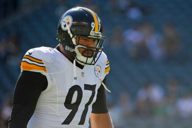 PHILADELPHIA, PA - SEPTEMBER 25:  Cameron Heyward #97 of the Pittsburgh Steelers looks on before playing against the Philadelphia Eagles at Lincoln Financial Field on September 25, 2016 in Philadelphia, Pennsylvania.  (Photo by Alex Goodlett/Getty Images)