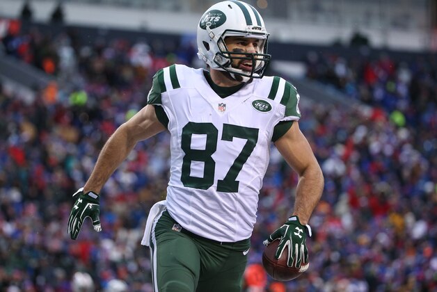 ORCHARD PARK, NY - JANUARY 3: Eric Decker #87 of the New York Jets celebrates after scoring a touchdown against the Buffalo Bills during NFL game action at Ralph Wilson Stadium on January 3, 2016 in Orchard Park, New York. (Photo by Tom Szczerbowski/Getty Images)