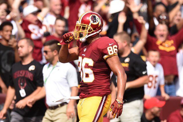 LANDOVER, MD - OCTOBER 2: Tight end Jordan Reed #86 of the Washington Redskins celebrates after scoring a first quarter touchdown against the Cleveland Browns at FedExField on October 2, 2016 in Landover, Maryland. (Photo by Mitchell Layton/Getty Images)