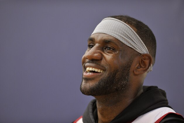 INDEPENDENCE, OH - SEPTEMBER 28:  LeBron James #23 of the Cleveland Cavaliers smiles and laughs during a practice at The Cleveland Clinic Courts on September 28, 2016 in Independence, Ohio. NOTE TO USER: User expressly acknowledges and agrees that, by downloading and/or using this Photograph, user is consenting to the terms and conditions of the Getty Images License Agreement. Mandatory Copyright Notice: Copyright 2016 NBAE (Photo by David Liam Kyle/NBAE via Getty Images)