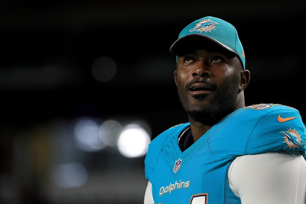 MIAMI GARDENS, FL - SEPTEMBER 01:  Mario Williams #94 of the Miami Dolphins looks on during a preseason game against the Tennessee Titans at Hard Rock Stadium on September 1, 2016 in Miami Gardens, Florida.  (Photo by Mike Ehrmann/Getty Images)