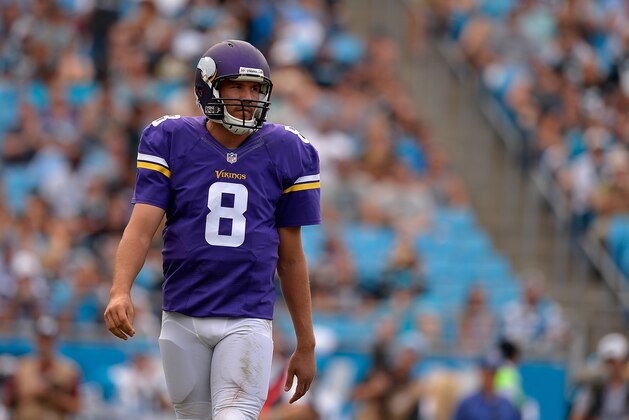 CHARLOTTE, NC - SEPTEMBER 25:  Sam Bradford #8 of the Minnesota Vikings against the Carolina Panthers during the game at Bank of America Stadium on September 25, 2016 in Charlotte, North Carolina. The Vikings won 22-10.  (Photo by Grant Halverson/Getty Images)