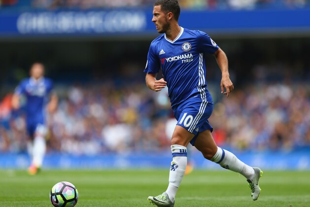 LONDON, ENGLAND - AUGUST 27: Eden Hazard of Chelsea in action during the Premier League match between Chelsea and Burnley at Stamford Bridge on August 27, 2016 in London, England.  (Photo by Steve Bardens/Getty Images)