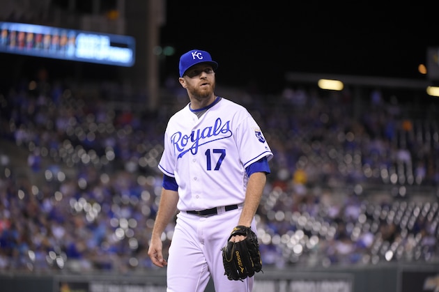 KANSAS CITY, MO - SEPTEMBER 27: Wade Davis #17 of the Kansas City Royals walks to the dugout after throwing against the Minnesota Twins at Kauffman Stadium on September 27, 2016 in Kansas City, Missouri. (Photo by Ed Zurga/Getty Images)