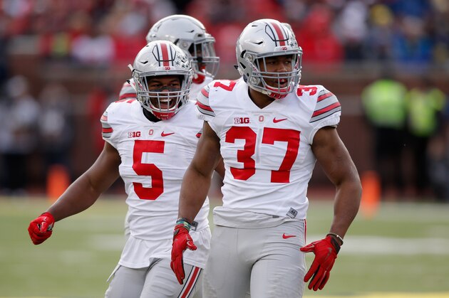 ANN ARBOR, MI - NOVEMBER 28: Raekwon McMillan