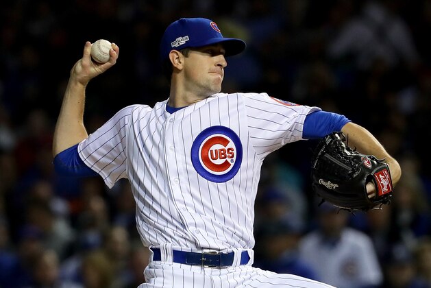 CHICAGO, ILLINOIS - OCTOBER 08:  Kyle Hendricks #28 of the Chicago Cubs pitches in the first inning against the San Francisco Giants at Wrigley Field on October 8, 2016 in Chicago, Illinois. (Photo by Jonathan Daniel/Getty Images)