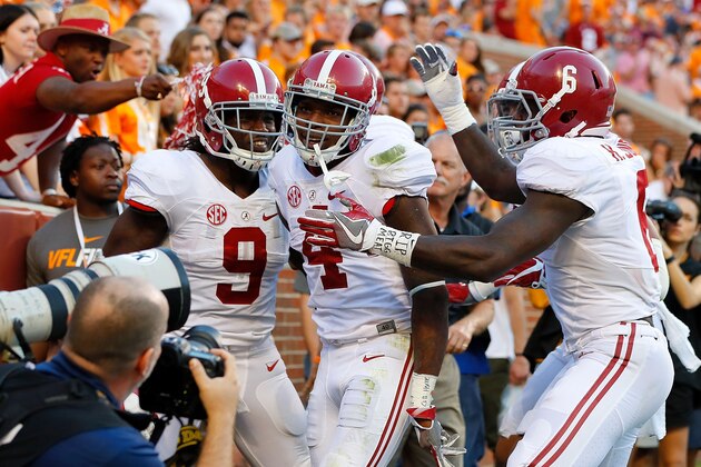 KNOXVILLE, TN - OCTOBER 15:  Eddie Jackson #4 of the Alabama Crimson Tide reacts after returning a punt for a touchdown against the Tennessee Volunteers at Neyland Stadium on October 15, 2016 in Knoxville, Tennessee.  (Photo by Kevin C. Cox/Getty Images)