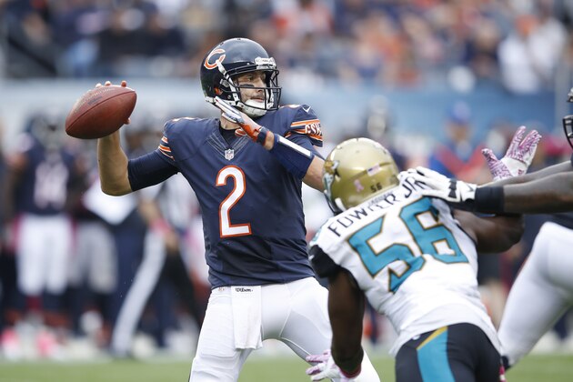 CHICAGO, IL - OCTOBER 16: Brian Hoyer #2 of the Chicago Bears looks to pass against the Jacksonville Jaguars in the first half of the game at Soldier Field on October 16, 2016 in Chicago, Illinois. (Photo by Joe Robbins/Getty Images)