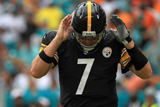 MIAMI GARDENS, FL - OCTOBER 16:  Ben Roethlisberger #7 of the Pittsburgh Steelers reacts to a play during a game against the Miami Dolphins on October 16, 2016 in Miami Gardens, Florida.  (Photo by Mike Ehrmann/Getty Images)