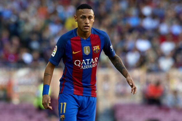BARCELONA, SPAIN - OCTOBER 15:  Neymar JR of FC Barcelona looks on during the La Liga match between FC Barcelona and RC Deportivo de La Coruna at Camp Nou stadium on October 15, 2016 in Barcelona, Spain.  (Photo by Manuel Queimadelos Alonso/Getty Images)
