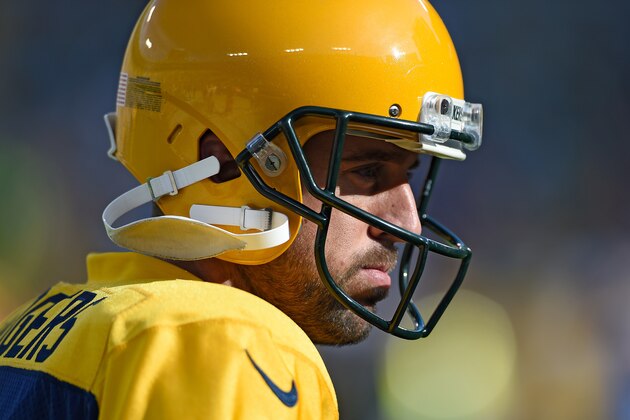 GREEN BAY, WI - OCTOBER 16:  Aaron Rodgers #12 of the Green Bay Packers warms up prior to the game against the Dallas Cowboys at Lambeau Field on October 16, 2016 in Green Bay, Wisconsin.  (Photo by Hannah Foslien/Getty Images)