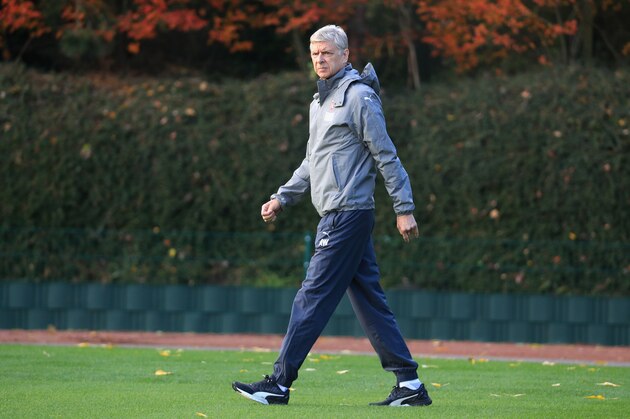 ST ALBANS, ENGLAND - OCTOBER 18:  Arsene Wenger manager of Arsenal looks on during an Arsenal training session on the eve of their UEFA Champions League Group A match against Ludogorets Razgrad at London Colney on October 18, 2016 in St Albans, England.  (Photo by Matthew Lewis/Getty Images)