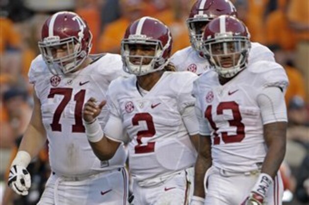 Alabama quarterback Jalen Hurts (2) is seen during the second half of an NCAA college football game against Tennessee Saturday, Oct. 15, 2016, in Knoxville, Tenn. Alabama won 49-10. (AP Photo/Wade Payne)