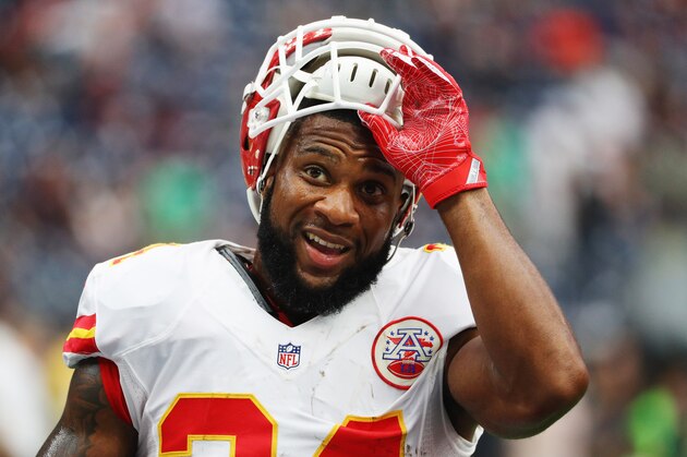 HOUSTON, TX - SEPTEMBER 18:  Knile Davis #34 of the Kansas City Chiefs works out on the field prior to the start of their game against the Houston Texans at NRG Stadium on September 18, 2016 in Houston, Texas.  (Photo by Scott Halleran/Getty Images)