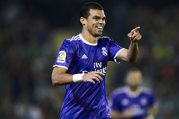 SEVILLE, SPAIN - OCTOBER 15:  Pepe  of Real Madrid CF celebrates after scoring during the match between Real Betis Balompie and Real Madrid CF as part of La Liga at Benito Villamrin stadium October 15, 2016 in Seville, Spain.  (Photo by Aitor Alcalde/Getty Images)