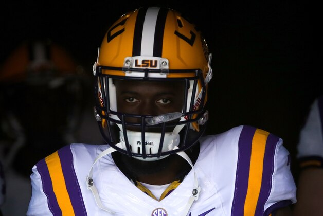 GREEN BAY, WI - SEPTEMBER 3:  Leonard Fournette #7 of the LSU Tigers walks on to the field before the game against the Wisconsin Badgers at Lambeau Field on September 3, 2016 in Green Bay, Wisconsin. (Photo by Dylan Buell/Getty Images)