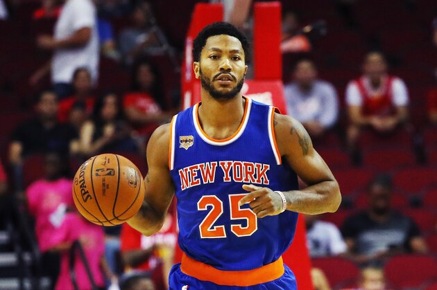 HOUSTON, TX - OCTOBER 04:  Derrick Rose #25 of the New York Knicks takes the basketball up the court during their game against the Houston Rockets at the Toyota Center on October 4, 2016 in Houston, Texas. NOTE TO USER: User expressly acknowledges and agrees that, by downloading and or using this Photograph, user is consenting to the terms and conditions of the Getty Images License Agreement.  (Photo by Scott Halleran/Getty Images)