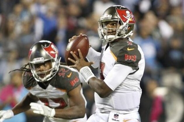 Tampa Bay Buccaneers' Jameis Winston (3) scrambles against the Carolina Panthers in the first half of an NFL football game in Charlotte, N.C., Monday, Oct. 10, 2016. (AP Photo/Bob Leverone)