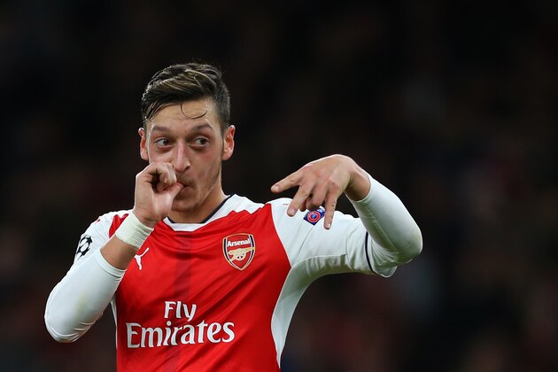 LONDON, ENGLAND - OCTOBER 19: Mesut Ozil of Arsenal celebrates after scoring during the UEFA Champions League match between Arsenal FC and PFC Ludogorets Razgrad at Emirates Stadium on October 19, 2016 in London, England. (Photo by Catherine Ivill - AMA/Getty Images)