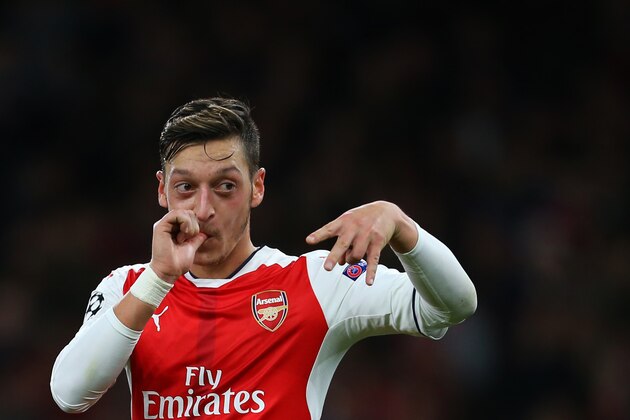 LONDON, ENGLAND - OCTOBER 19: Mesut Ozil of Arsenal celebrates after scoring during the UEFA Champions League match between Arsenal FC and PFC Ludogorets Razgrad at Emirates Stadium on October 19, 2016 in London, England. (Photo by Catherine Ivill - AMA/Getty Images)