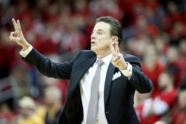 LOUISVILLE, KY - MARCH 01:  Rick Pitino the head coach of the Louisville Cardinals gives instructions to his team during the game against the Georgia Tech Yellow Jackets at KFC YUM! Center on March 1, 2016 in Louisville, Kentucky.  (Photo by Andy Lyons/Getty Images)