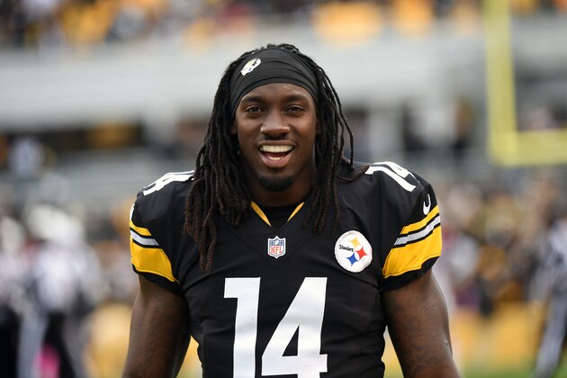 PITTSBURGH, PA - OCTOBER 18:  Wide receiver Sammie Coates #14 of the Pittsburgh Steelers looks on from the sideline during a game against the Arizona Cardinals at Heinz Field on October 18, 2015 in Pittsburgh, Pennsylvania.  The Steelers defeated the Cardinals 25-13. (Photo by George Gojkovich/Getty Images)