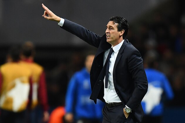 Paris Saint-Germain's Spanish coach Unai Emery gestures during the UEFA Champions League group A football match between Paris Saint-Germain (PSG) and Basel at the Parc des Princes stadium in Paris on October 19, 2016. / AFP / FRANCK FIFE        (Photo credit should read FRANCK FIFE/AFP/Getty Images)