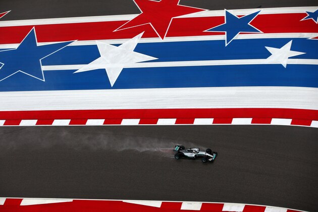 AUSTIN, TX - OCTOBER 25:  Lewis Hamilton of Great Britain and Mercedes GP drives during qualifying before the United States Formula One Grand Prix at Circuit of The Americas on October 25, 2015 in Austin, United States.  (Photo by Mark Thompson/Getty Images)