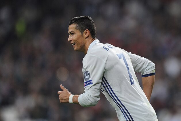 MADRID, SPAIN - OCTOBER 18:  Cristiano Ronaldo of Real Madrid CF reacts during the UEFA Champions League, Group F match between Real Madrid CF and Legia Warszawa at Santiago Bernabeu stadium on October 18, 2016 in Madrid, Spain.  (Photo by Denis Doyle/Getty Images)