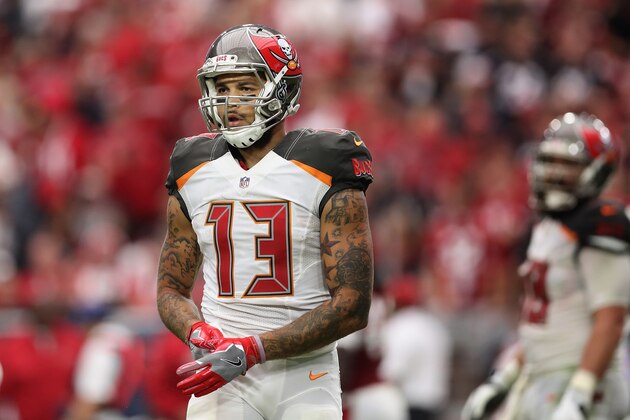 GLENDALE, AZ - SEPTEMBER 18:  Wide receiver Mike Evans #13 of the Tampa Bay Buccaneers during the NFL game against the Arizona Cardinals at the University of Phoenix Stadium on September 18, 2016 in Glendale, Arizona. The Cardinals defeated the Buccaneers  40-7.  (Photo by Christian Petersen/Getty Images)