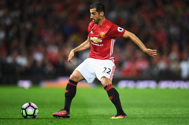 MANCHESTER, ENGLAND - AUGUST 19: Henrikh Mkhitaryan of Manchester United in action during the Premier League match between Manchester United and Southampton at Old Trafford on August 19, 2016 in Manchester, England.  (Photo by Michael Regan/Getty Images)