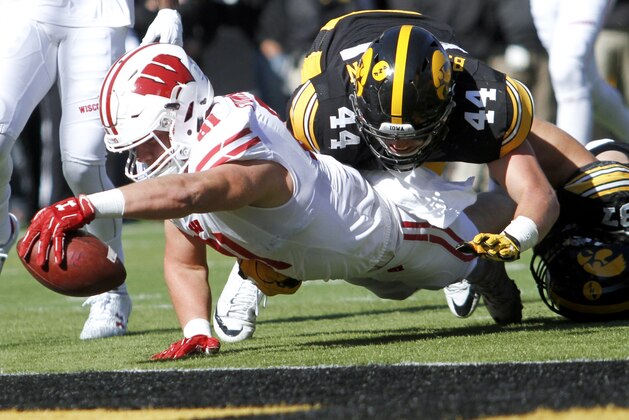IOWA CITY, IOWA- OCTOBER 22:  Tight end Troy Fumagalli