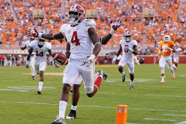 KNOXVILLE, TN - OCTOBER 15:  Eddie Jackson #4 of the Alabama Crimson Tide returns a punt for a touchdown against the Tennessee Volunteers at Neyland Stadium on October 15, 2016 in Knoxville, Tennessee.  (Photo by Kevin C. Cox/Getty Images)