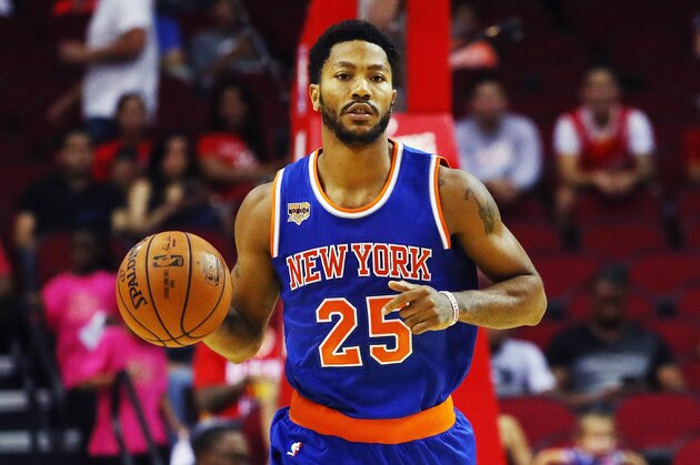 HOUSTON, TX - OCTOBER 04:  Derrick Rose #25 of the New York Knicks takes the basketball up the court during their game against the Houston Rockets at the Toyota Center on October 4, 2016 in Houston, Texas. NOTE TO USER: User expressly acknowledges and agrees that, by downloading and or using this Photograph, user is consenting to the terms and conditions of the Getty Images License Agreement.  (Photo by Scott Halleran/Getty Images)