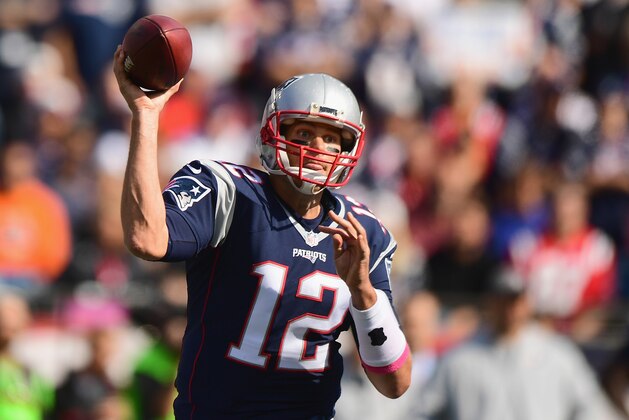 FOXBORO, MA - OCTOBER 16:  Tom Brady #12 of the New England Patriots throws during the first quarter of a game against the Cincinnati Bengals at Gillette Stadium on October 16, 2016 in Foxboro, Massachusetts.  (Photo by Billie Weiss/Getty Images)